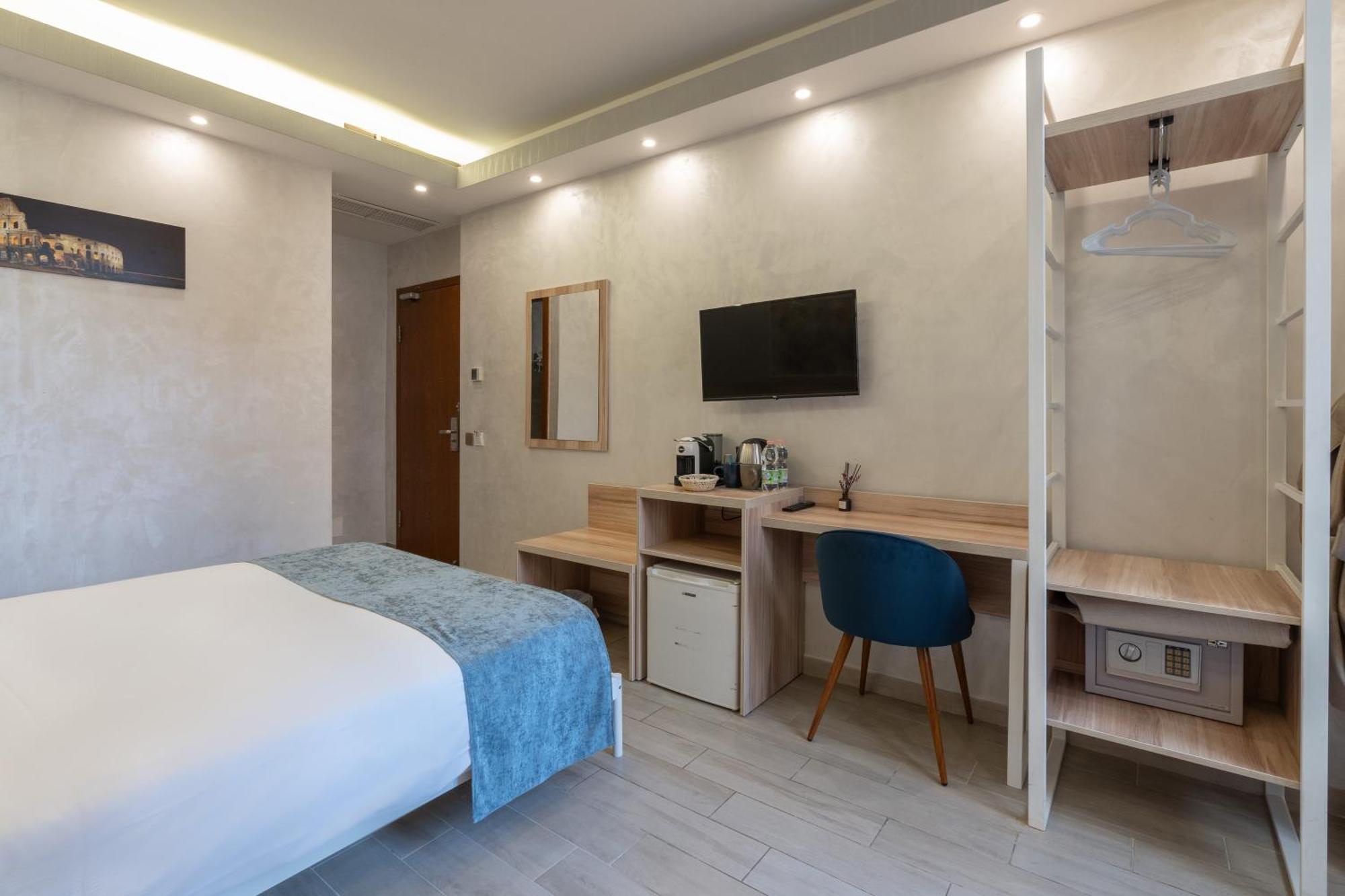 Drago D'Oro Guesthouse - Accross From Metro Vittorio Emanuele Exterior photo